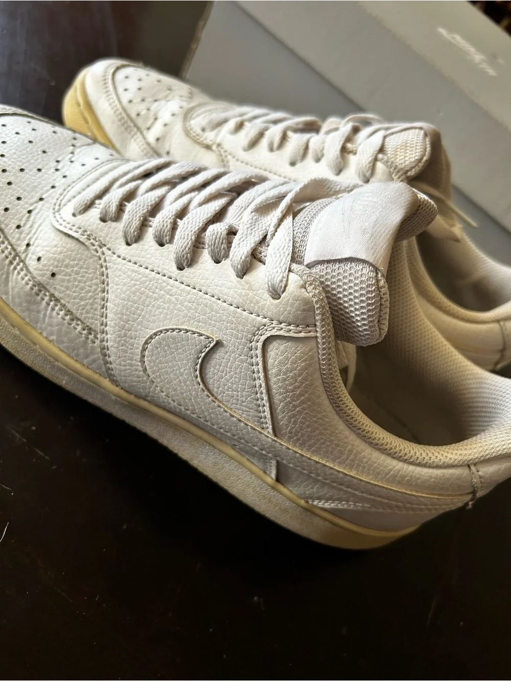Nike Men’s Low-Top Sneakers in Off-White and Light Tan